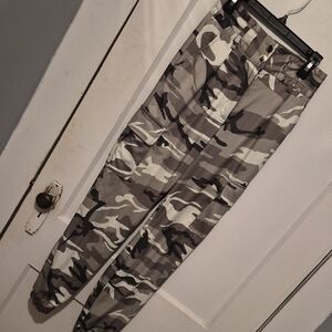 Chic Gray Camouflage Cargo Pants